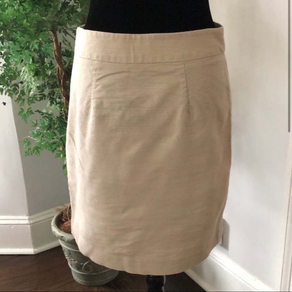 Ann Taylor beige pencil skirt, size 4 - Picture 3 of 5